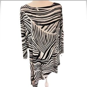 Abstract Print Asymmetrical Hem Tunic Top Artsy Flowy Made in USA Sz XL Chico’s